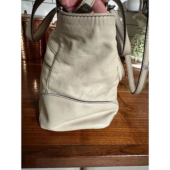 Chloé Women's Off-White Leather Tote Bag with Front Pocket. Crossbody with COA - Picture 8 of 11